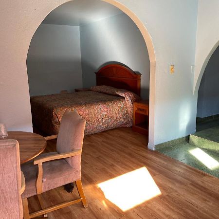 Full Moon Inn Huntington Park Εξωτερικό φωτογραφία