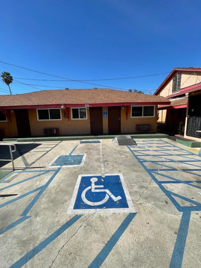 Full Moon Inn Huntington Park Εξωτερικό φωτογραφία